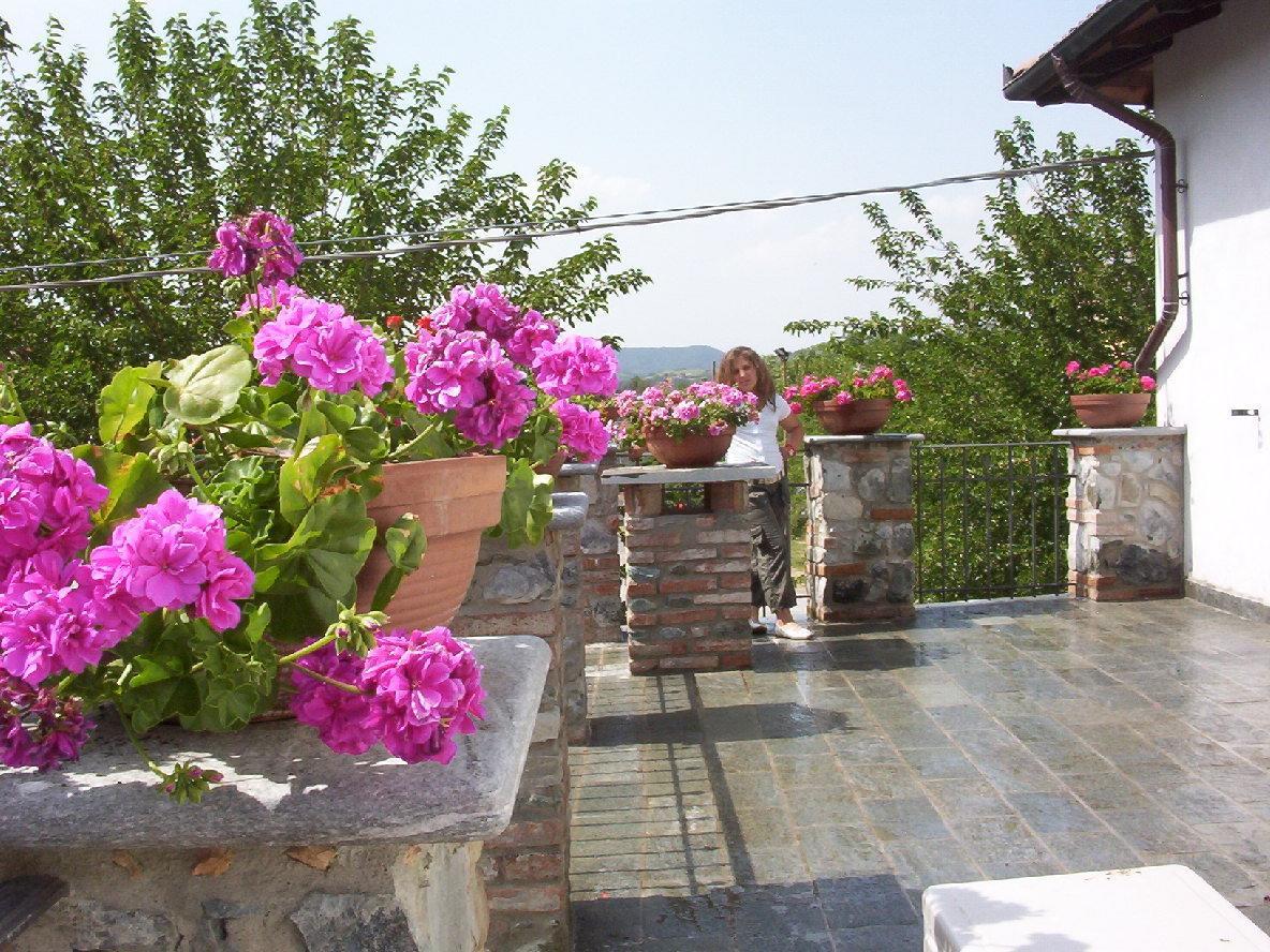Hotel Il Portico Carrosio Exterior foto