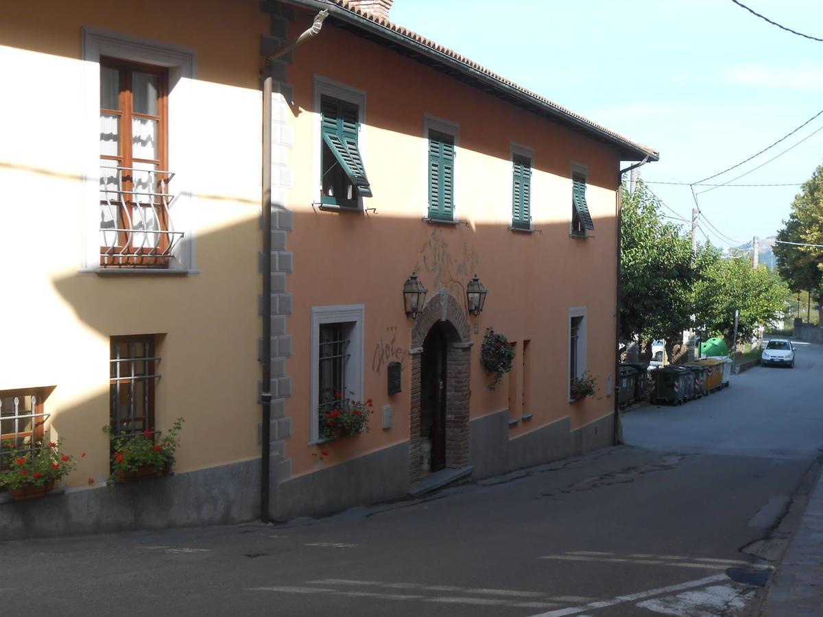 Hotel Il Portico Carrosio Exterior foto